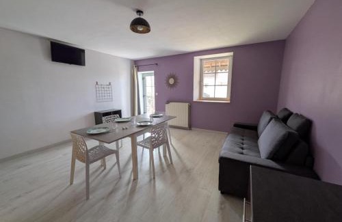 Offlanges Apartment | À 2 pas de la forêt de la Serre