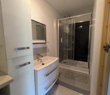 Offlanges Apartment | À 2 pas de la forêt de la Serre