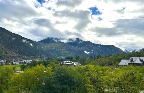 Alt Aneu Apartment | Àtic de luxe i rústic a Esterri d'Àneu by RURAL D'ÀNEU