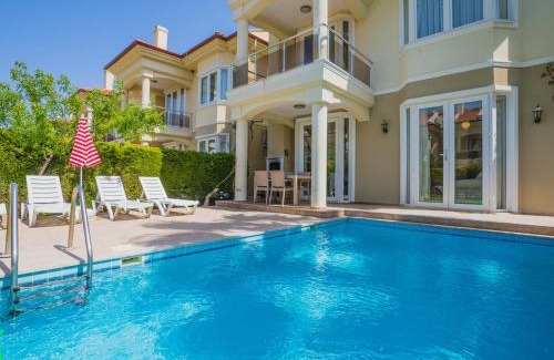 Fethiye City Center Villa | Çalış'ta Denize Sıfır 10 Kişilik Villa Starfish 4