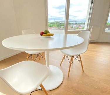 Villemomble Apartment | Élégance Parisienne