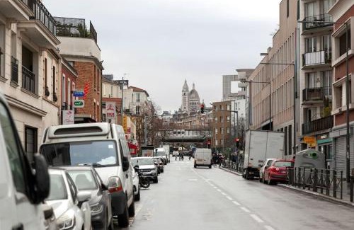 Les Puces de Saint-Ouen Apartment | Élégant appartement aux portes de paris