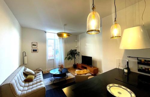 Biarritz City Centre Apartment | Élégant cocon avec balcon à deux pas des vagues