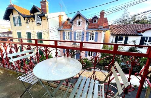 Biarritz City Centre Apartment | Élégant cocon avec balcon à deux pas des vagues
