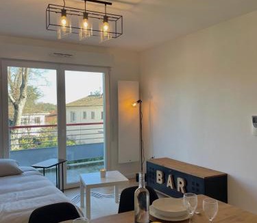 Lormont Apartment | Élégant & Cosy près de Bordeaux