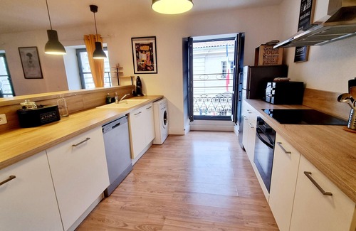 Les 3 Ponts Apartment | Élégant P4 du Centre Historique