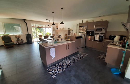 Bon-Encontre House | Évasion au Sud-Ouest : Villa de Charme avec Piscine, Proche Nature et Loisir