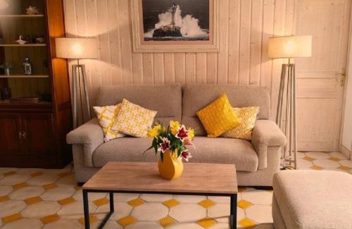 Le Bois-Plage-en-Re House | île de Ré , maison de ville typique rétaise au Bois-Plage