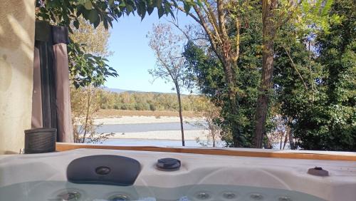 La Roque-d'Antheron Apartment | Ô Fil de la Durance