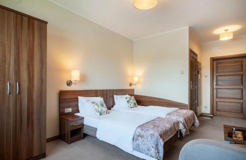 Ilawa Hotel | Łabędź Hotel Karczma