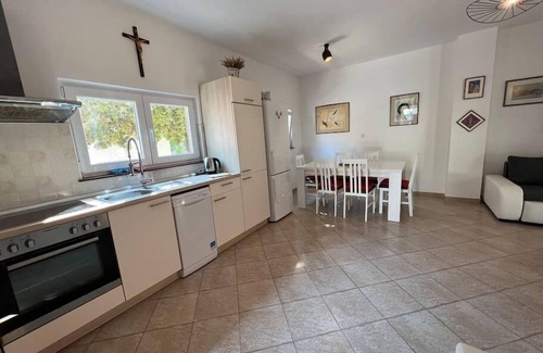 Simuni Apartment | Šimuni holiday home beachfront