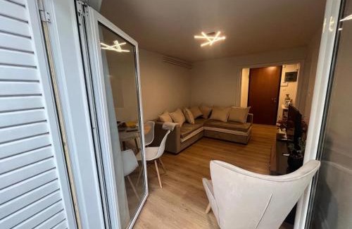 Alimos Apartment | Διαμέρισμα δίπλα από την θάλασσα