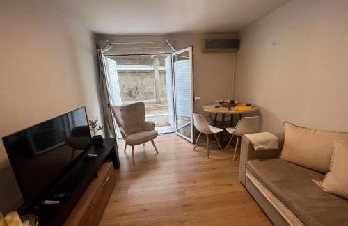 Alimos Apartment | Διαμέρισμα δίπλα από την θάλασσα