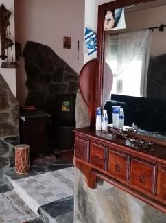 Pamvotida House | Το μικρό σπίτι στο λιβαδι