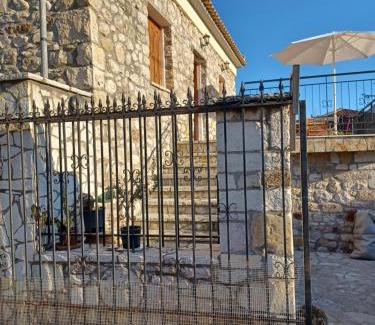 Lepreo House | Το πέτρινο της Δώρας