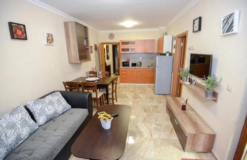 Pomorie Apartment | Апартаменти Лазур с безплатен паркинг