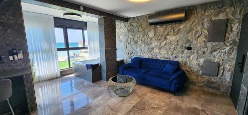 Haifa Apartment | מבנים בים 77 Suites at sea