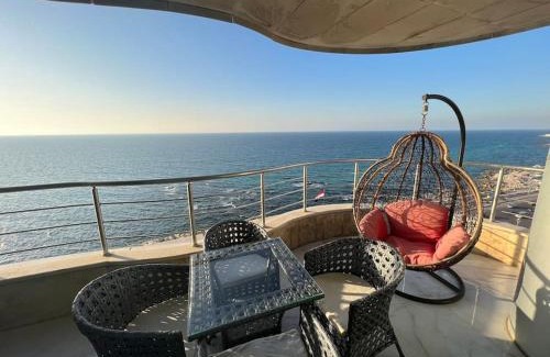 Bab Sharqi Apartment | شقه ٣ غرف على البحر فى سبورتنج