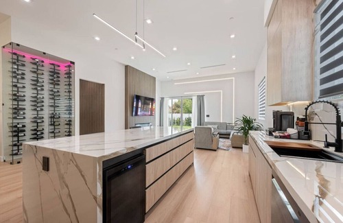 Valley Glen House | ৎ୭ The Valley Nest ৎ୭ w/Backyard,Gameroom & More