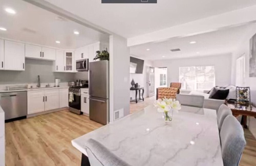 Winnetka House | ৎ୭Glamour Home ৎ୭ Pool Games Jacuzzi & more