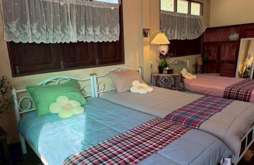 Nong Chaeng House | บ้านสวนชายน้ำ โฮมสเตย์ อัมพวา