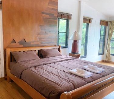 Mae Faek Mai House | บ้านสวนภูรจิตร Baansuanphurajit