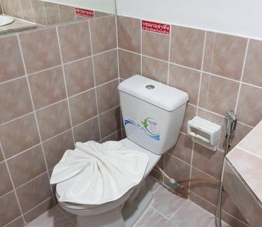 Laem Phak Bia Resort | ระเบียงทะเล รีสอร์ท