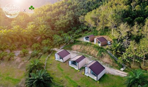 Kapoe Hotel | สวนลุงวรRanongGlamping