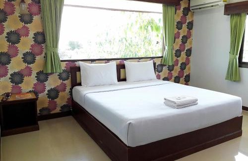Nakhon Ratchasima Hotel | โรงแรมฟ้าพราวฝน Fah Proud Fon Hotel