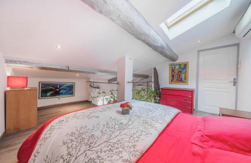 Les Grands Carmes Apartment | ღ LA CHARMERIE Duplex climatisé à 5min du Vieux Port