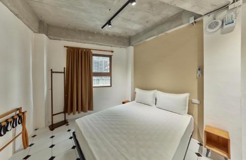 Changhua City Centre House | 三和大旅社