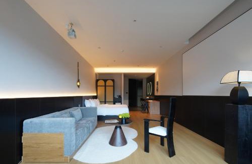 Shizhong District Hotel | 乐山L私汤江景酒店乐山大佛店leshan