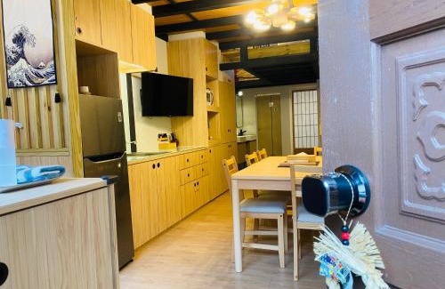 West Central District House | 倚鳳閣