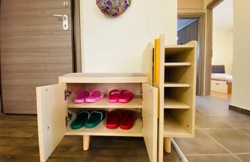 Agia Paraskevi Apartment | 地铁站旁，免费停车，安静舒适街区，精品两卧室大露台公寓，治安好