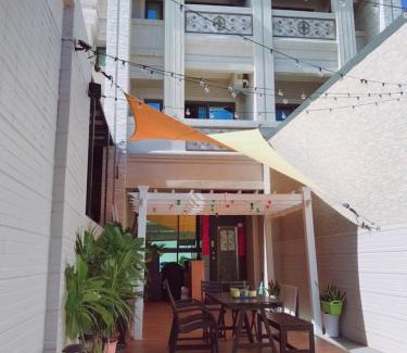 Donggang House | 好客行館