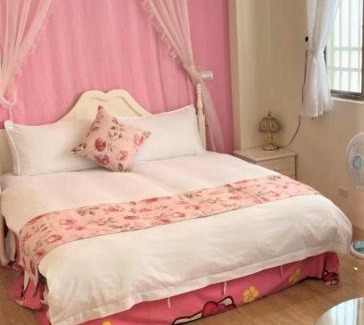 Hualien City Centre House | 小城堡民宿Little Castle hotel 19窩窩近東大門夜市好停車