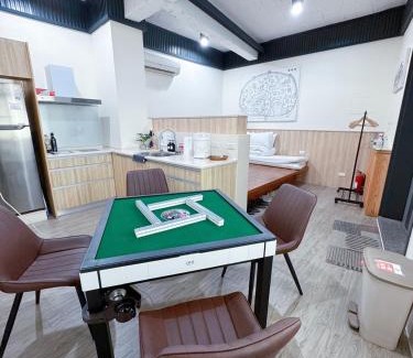 Tainan City Centre Ski Chalet | 小城門 親子寵物包棟民宿 City Door Family and Pet-Friendly Entire Home