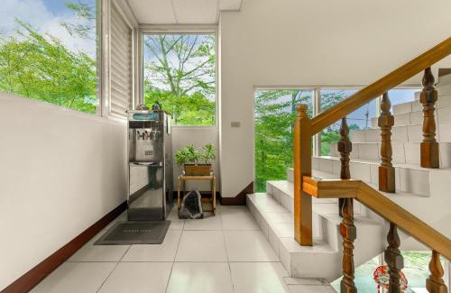 Puli House | 山水桃米旅店