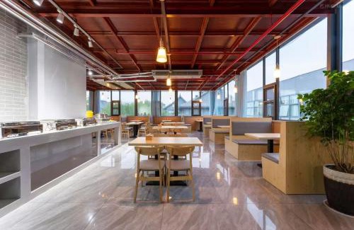 Decheng District Hotel | 德州董子园风景区万信至格酒店
