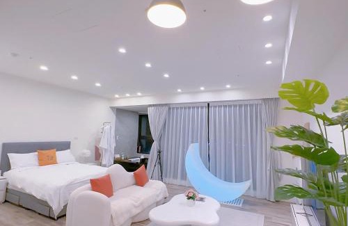 Toucheng Bed & Breakfast | 拾月頭城無邊際泳池溫泉房