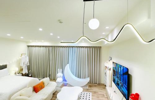 Toucheng Bed & Breakfast | 拾月頭城無邊際泳池溫泉房