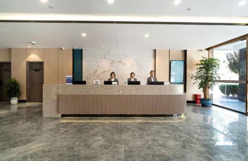 Samzhubze District Hotel | 日喀则藏隆广场万信至格酒店