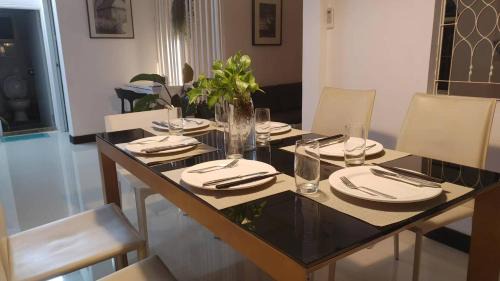 Ratchadaphisek House | 曼谷辉煌 旺中带静 带庭院的3个房间独立别墅 预订5天以上提供免费接机一次