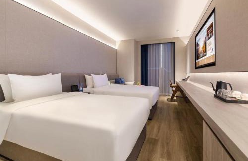 Yuhang District Hotel | 杭州运河万达广场桔子水晶酒店