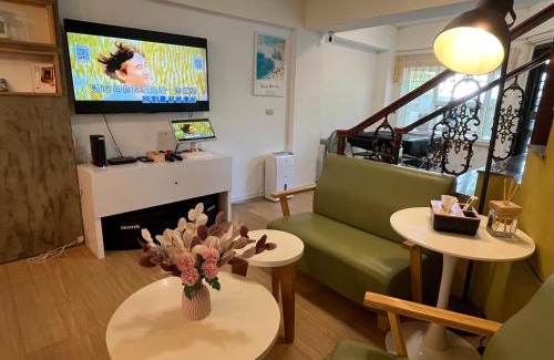 Longshui Villa | 松鼠遇見花