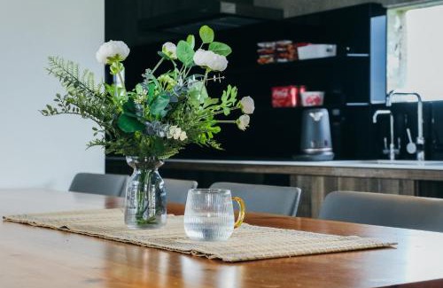 Dongshan House | 樹墅Villa宜蘭寵物友善包棟民宿丨溜滑梯丨烤肉丨Switch