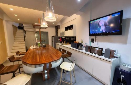 Jiaoxi Villa | 礁溪好好沐包棟溫泉Villa 龜山島景觀 客餐廳可開伙 KTV Netflix 禁菸 戶外平面停車