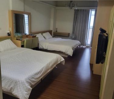 Donggang House | 美達民宿