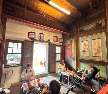 Old Town Villa | 臺窩灣台南包棟民宿Taiwan Heritage House A Cultural Stay in Tainan 全新房間2-12人4房6衛4床2廳1廚房