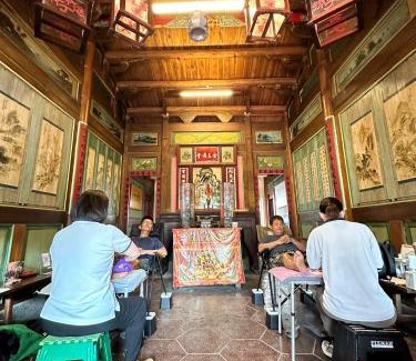 Old Town Villa | 臺窩灣台南包棟民宿Taiwan Heritage House A Cultural Stay in Tainan 全新房間2-12人4房6衛4床2廳1廚房